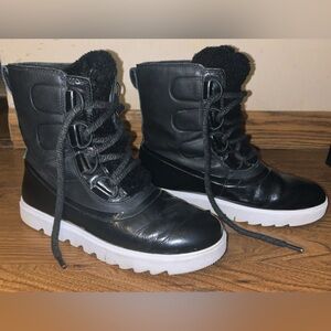 SOREL Black High-Top Winter Boots with Insulated Padding